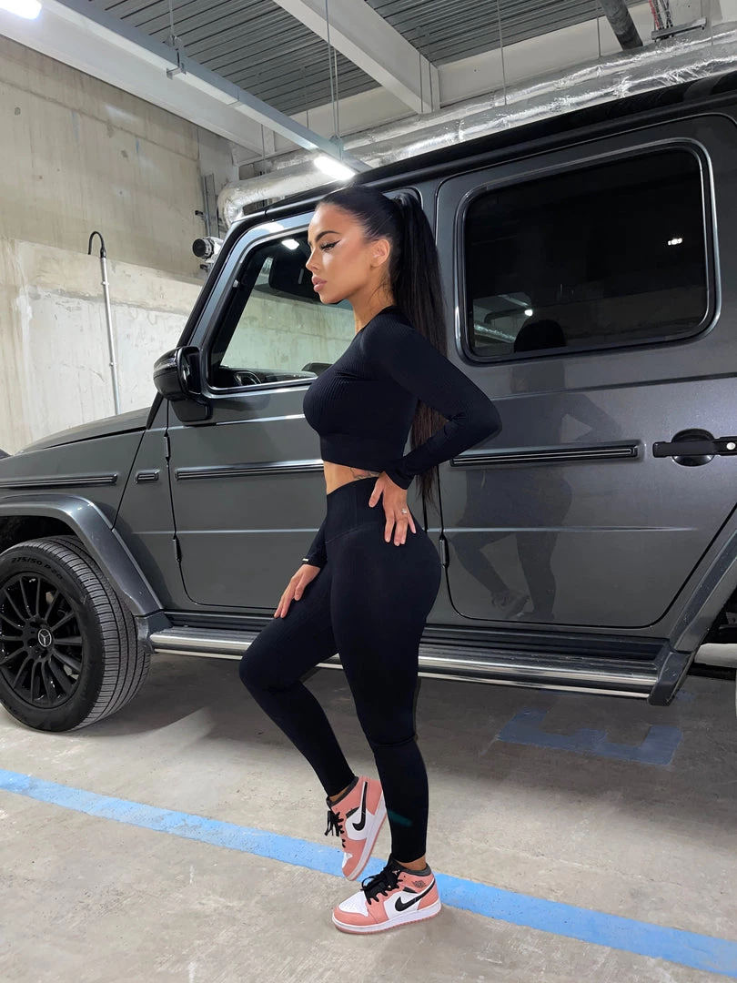 Sorelleuk Sorelle Luxe Ribbed Two Piece - Black 2 Sorelleuk Sorelle Luxe Ribbed Two Piece - Black