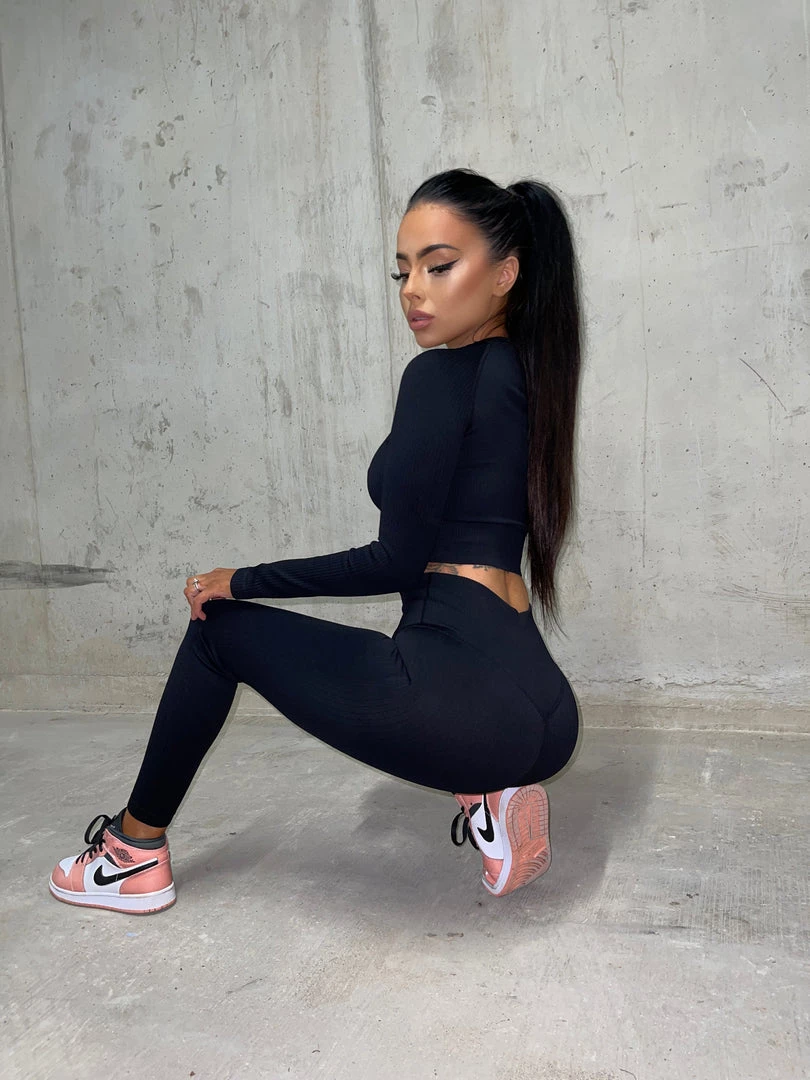 Sorelleuk Sorelle Luxe Ribbed Two Piece - Black 1 Sorelleuk Sorelle Luxe Ribbed Two Piece - Black